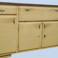 Tavolo e credenza vintage