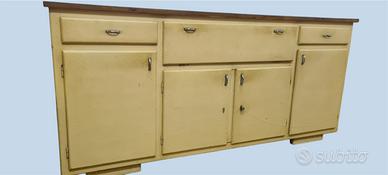 Tavolo e credenza vintage