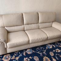 Divano in pelle bianco