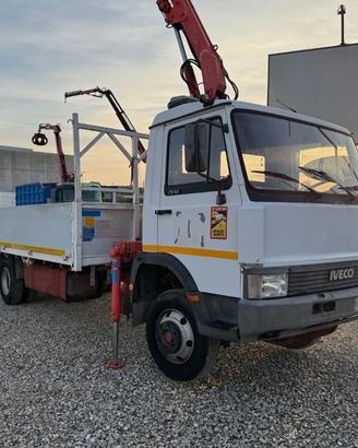IVECO 79.14 con Gru Fassi