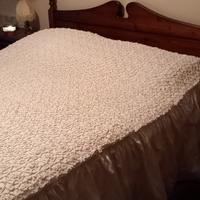 Copriletto matrimoniale fatto a mano all'uncinetto