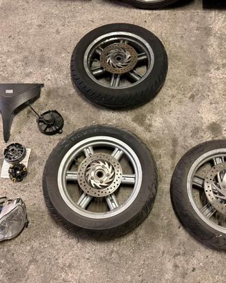 Pezzi vari Aprilia Sportcity 125-200