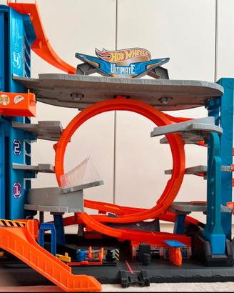 Hot wheels ultimate garage squalo