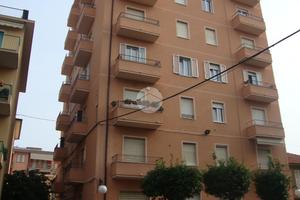 3 LOCALI A DIANO MARINA