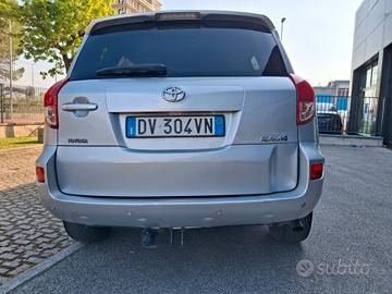Toyota RAV4-2.2 D-4D 136 CV.*GANCIO TRAINO*NAVI*