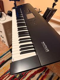 KORG NAUTILUS 73 BLACK + LIBRERIE EXs