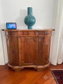 Credenza in legno stile classico