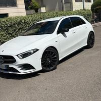 Mercedes A180D con pacchetto AMG Line