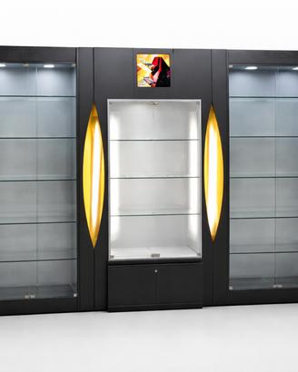 Vetrina espositiva negozio Porsche Design