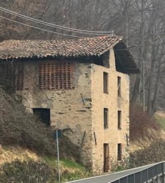 Vendita fabbricato rurale