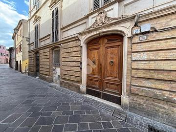 3 LOCALI A ATRI