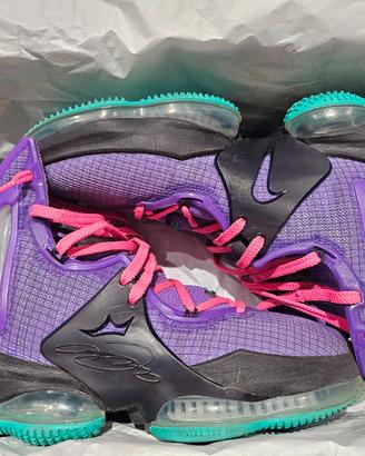 Scarpe Nike LeBron 19 “MVP” edizione limitata tg42