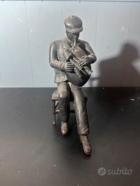 Statua vintage in metallo  - Suonatore Cornamusa