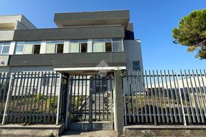 CAPANNONE A PESCHIERA BORROMEO