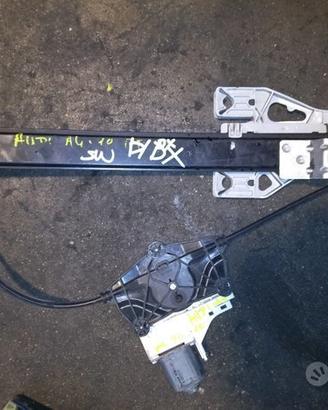 Alzavetro post dx audi A4 sw anno 2010