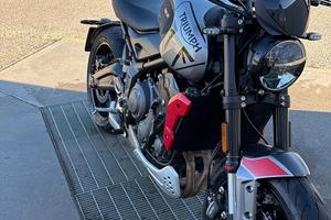Triumph trident 660
