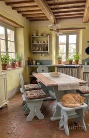Tavolo alpino in legno  con sedie country chic