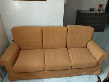 Divano in tessuto