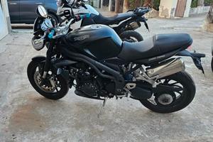 Triumph Speed Triple 1050 anno 2011