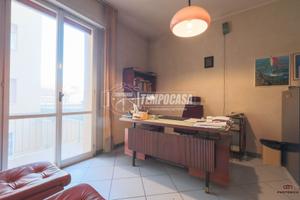 BILOCALE AL PRIMO PANO CON ASCENSORE E CANTINA IN