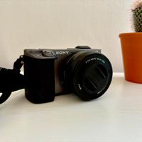 Sony a6000 in condizioni perfette – con accessori