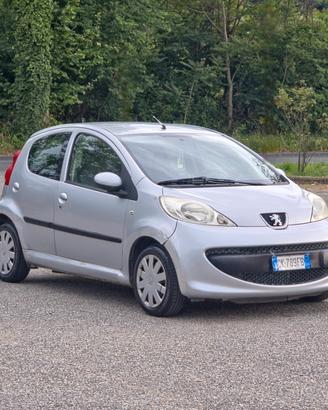 Peugeot 107 1.0 68CV 5p. Sweet Years 2007-E4 Manua
