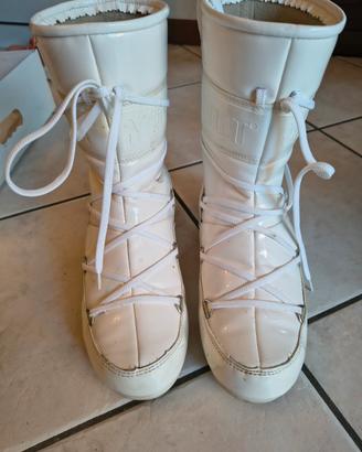 Moon boot