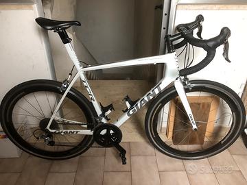Bici da corsa in carbonio “Giant”