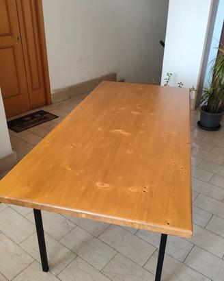 Tavolo in legno massello 