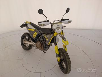 Husqvarna 701 Supermoto SMC