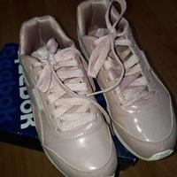 scarpe Reebok e sandali