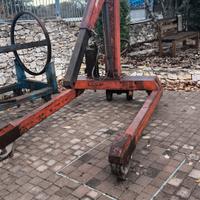 Gru da 2.500 kg in perfette condizioni 