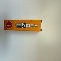 Candela NGK BR8HS nuova in scatola originale