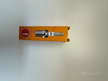 Candela NGK BR8HS nuova in scatola originale