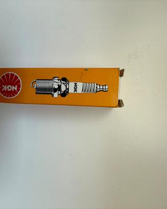 Candela NGK BR8HS nuova in scatola originale
