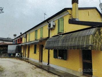 Casa indipendente a Castel d'Ario, 8 locali