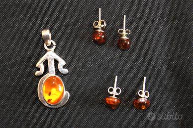 Ambra, orecchini e pendente