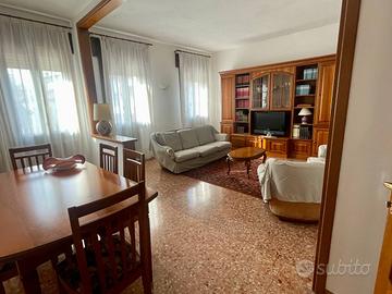 Salotto completo in rovere