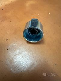 Chaive antifurto bulloni ruote bmw