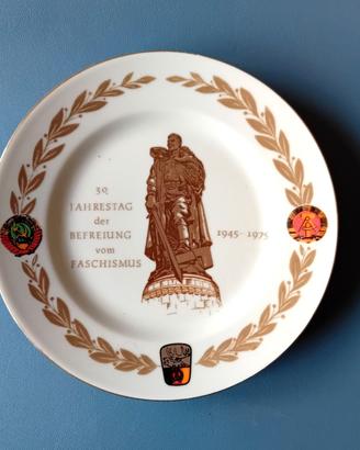 Raro piatto commemorativo DDR 1945 - 1975  Urss