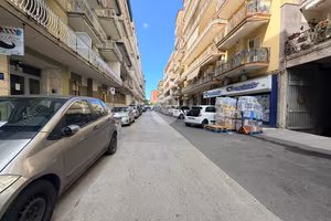 5 LOCALI A NAPOLI