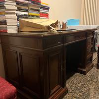 Scrivania in noce + sedie