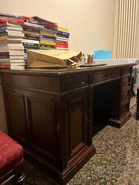 Scrivania in noce + sedie