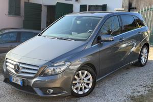 Mercedes-benz B 180 CDI FULLOPT KMCERT RETROCAM