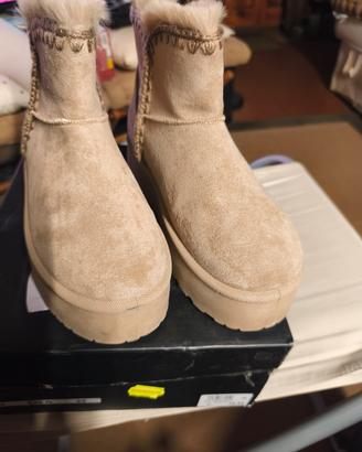 Stivaletti scamosciati beige n.39