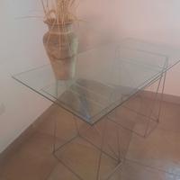 Tavolo Design vetro cromato con base acciaio