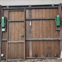 Portone garage basculante in legno