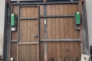 Portone garage basculante in legno