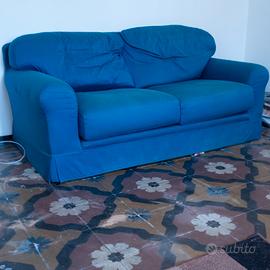 divano tessuto blu