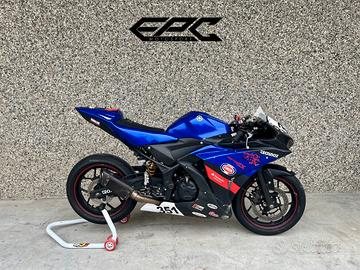 Yamaha YZF R3 2018 solo pista
